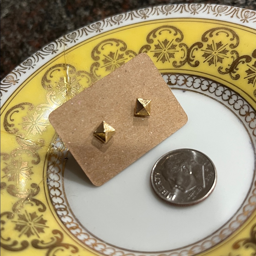 Gold Stud Earrings - Picture 4 of 6